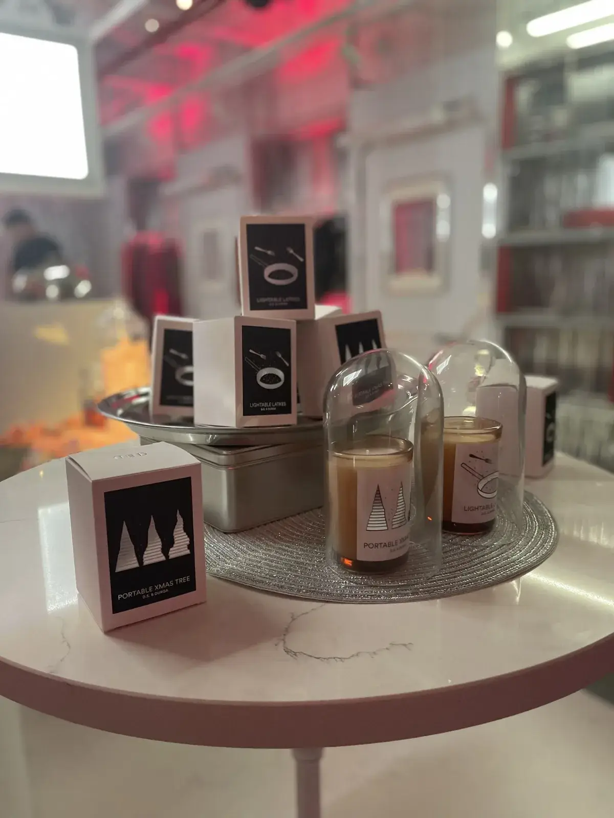 Fragrance discovery within the Brasserie Hennes holiday market · December 7, 2022.